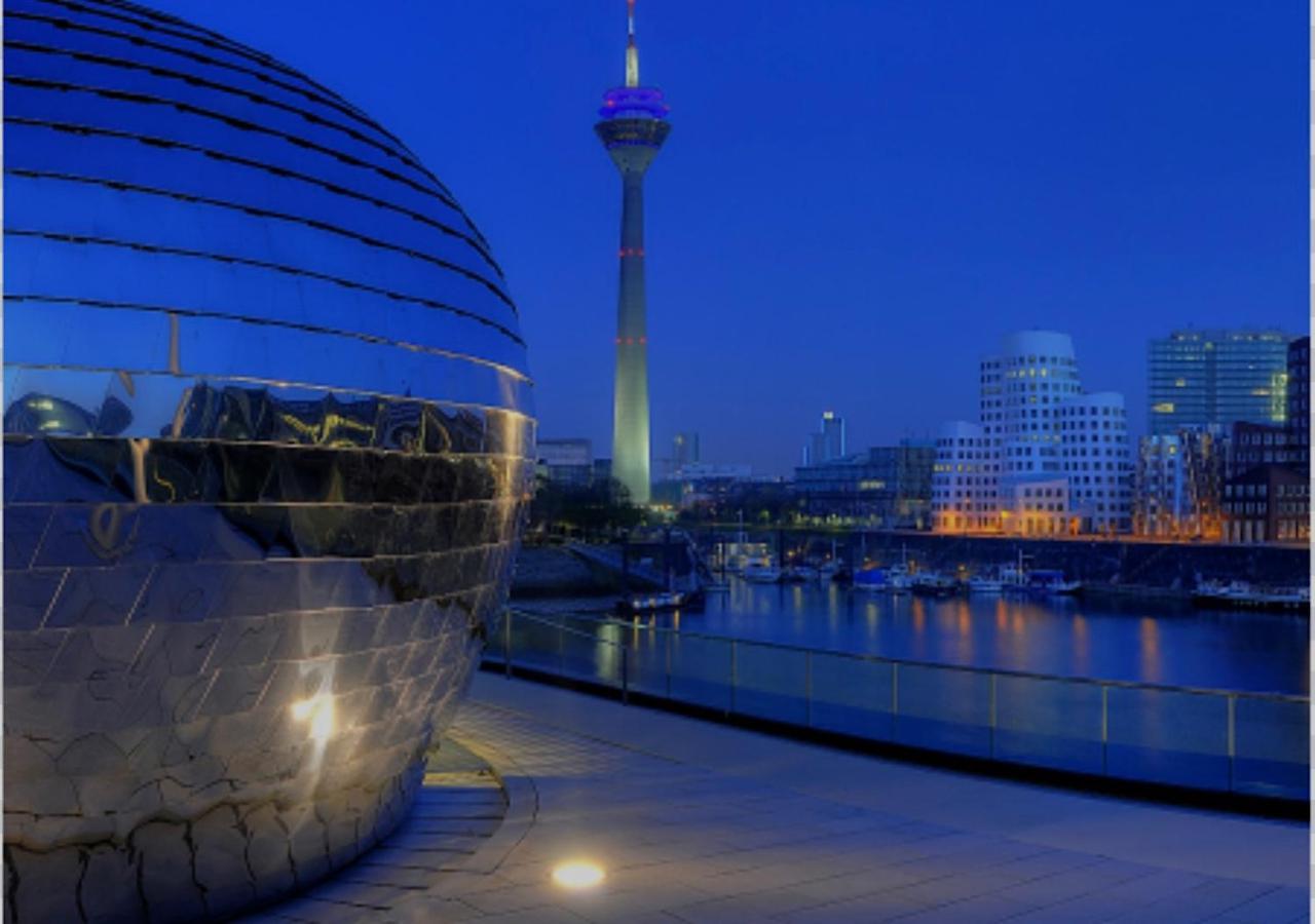 Medienhafen Apartment Direkt Am Zentrum Дюссельдорф Екстер'єр фото